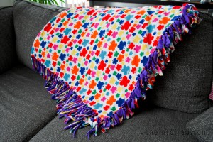 no-sew-blanket-from-VoneInspired1